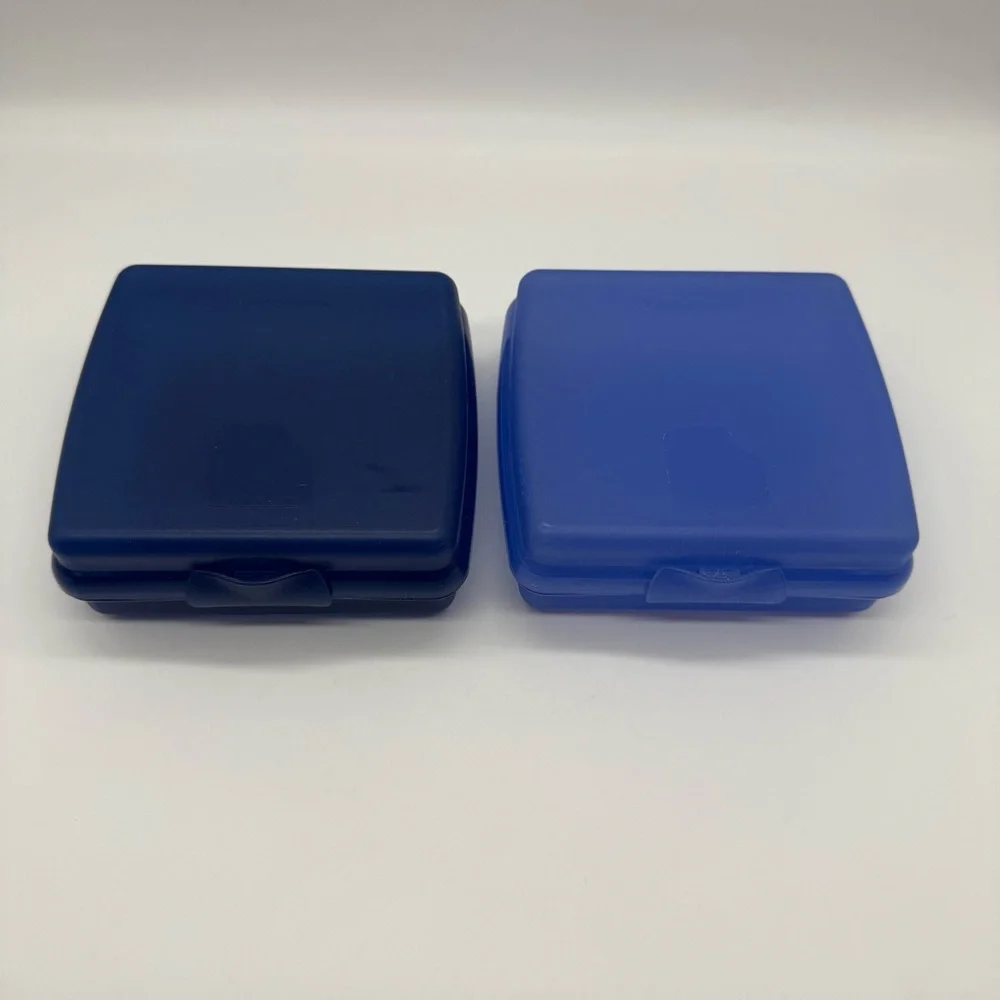 Tupperware Hinged Sandwich Keeper Lunch Containers Blue (set of 2)